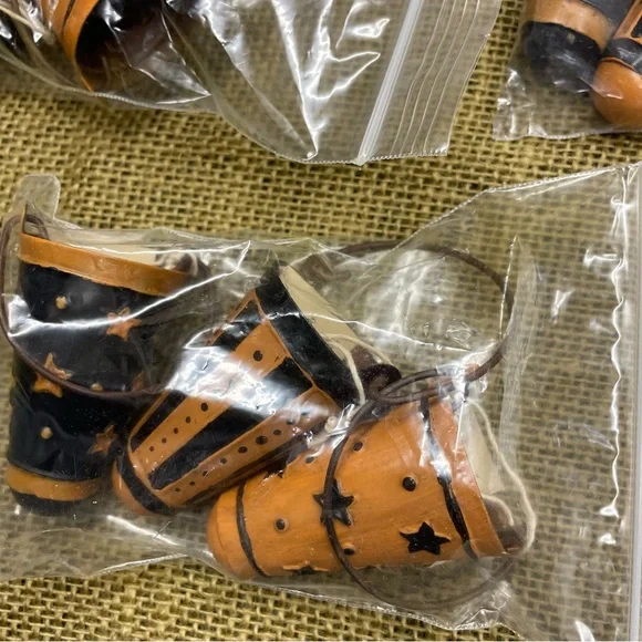 🎃 Halloween Party Favors, Set of 12, metal with handle, can hold treat. - Picture 10 of 10